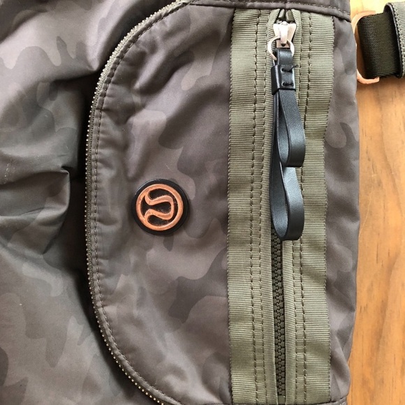 Lululemon Festival Bag *Polyester Savasana Camo - Picture 7 of 9